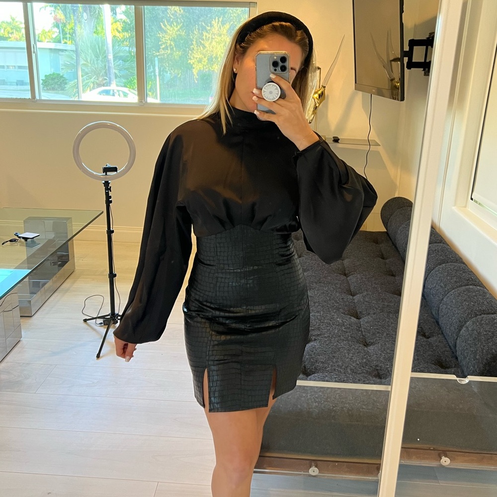 Black long sleeve half silk half croc Dress